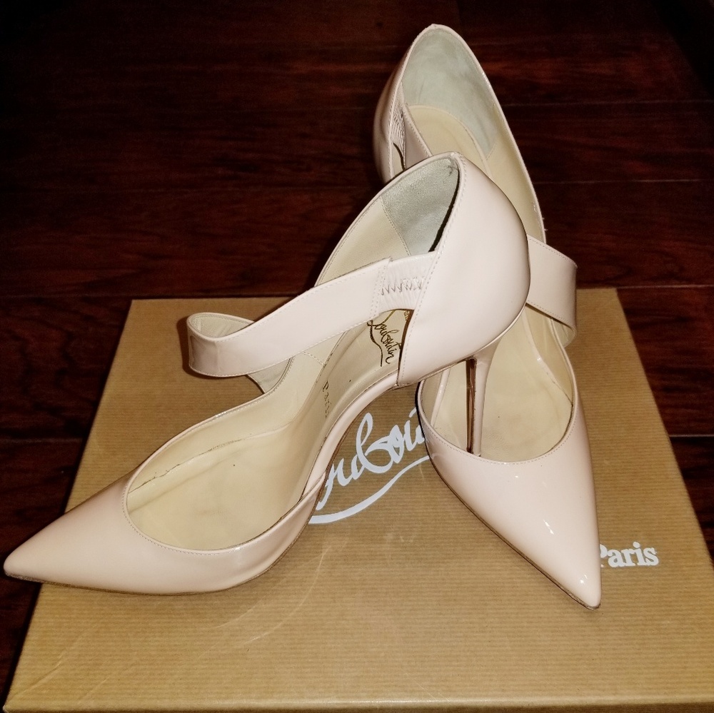 Christian louboutin pump